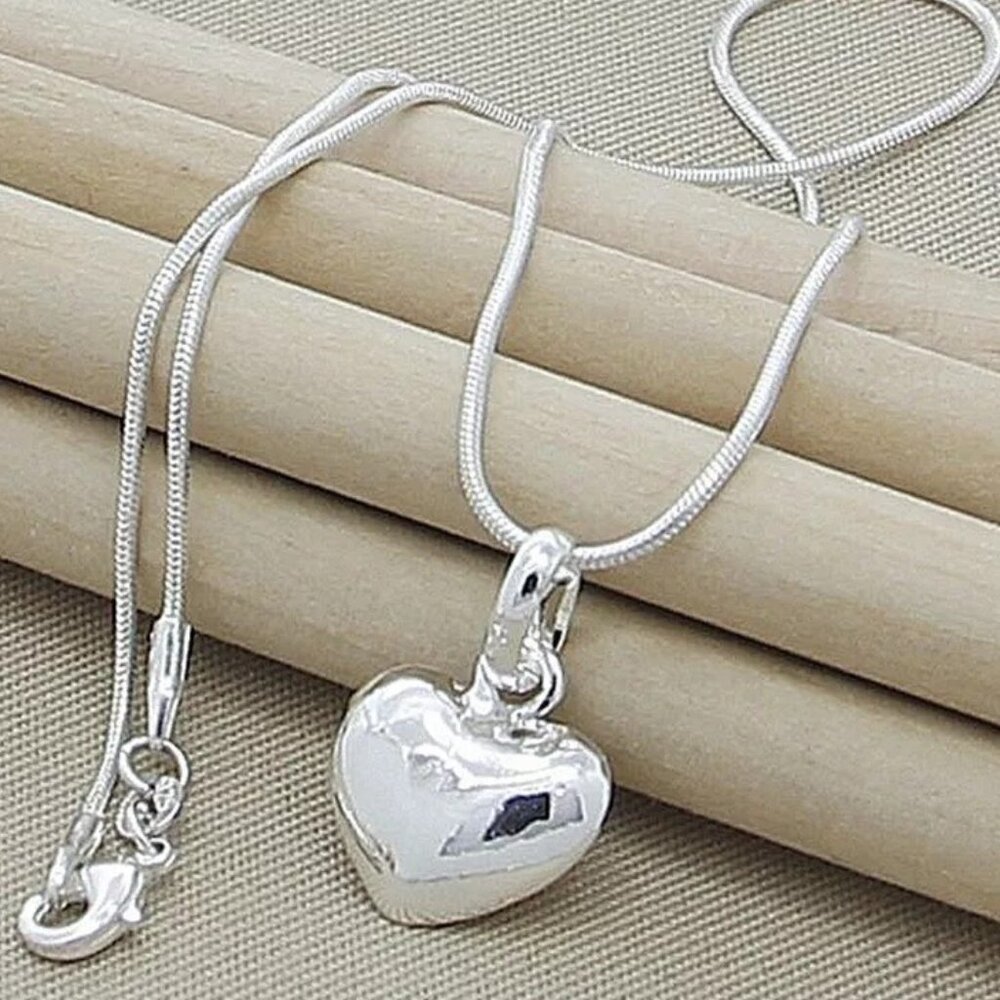 Womens 925 Sterling Silver Small Love Heart Pendant 18" Snake Necklace